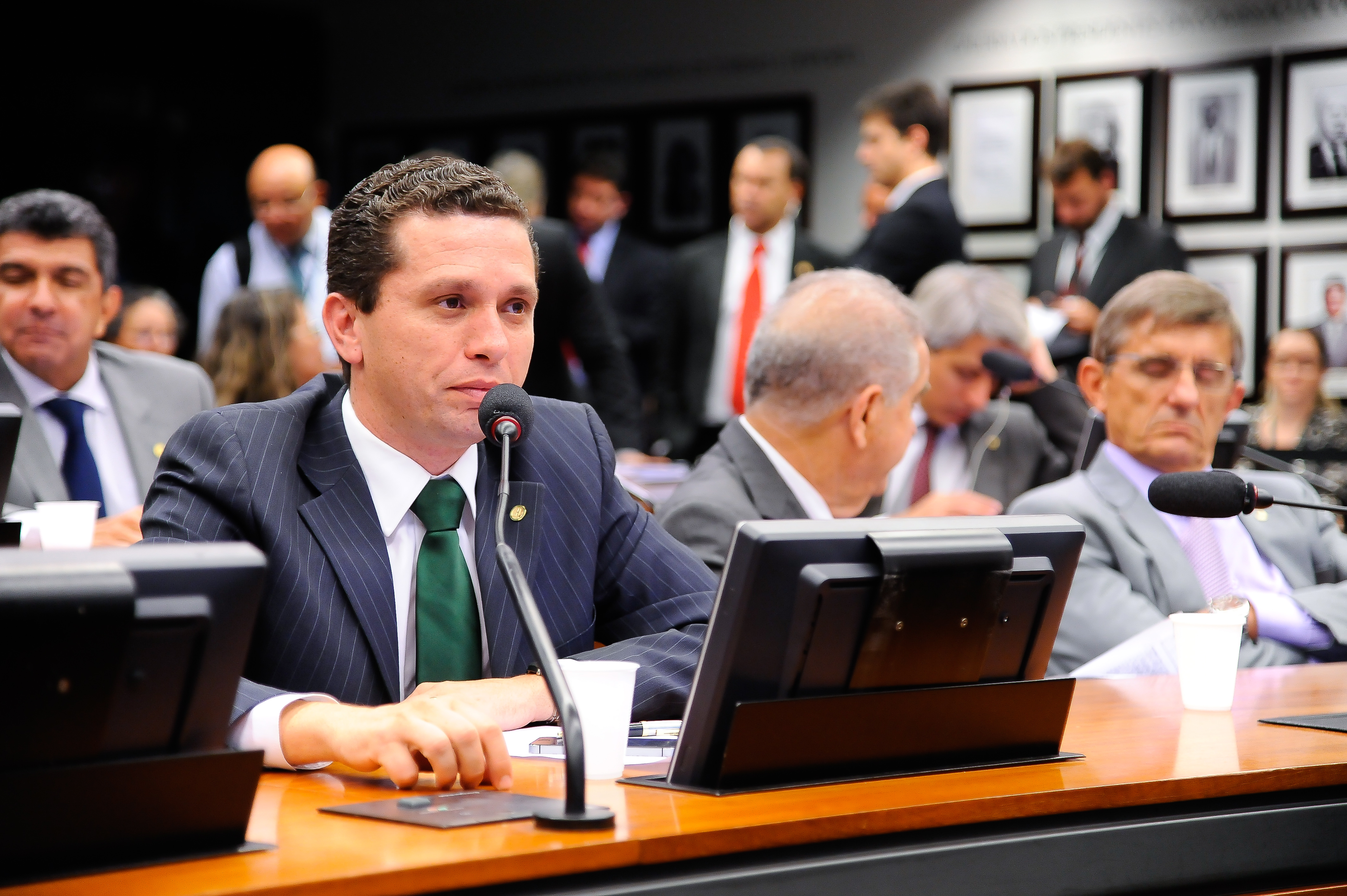 Lançamento da campanha de Fausto Pinato ganha força entre prefeitos