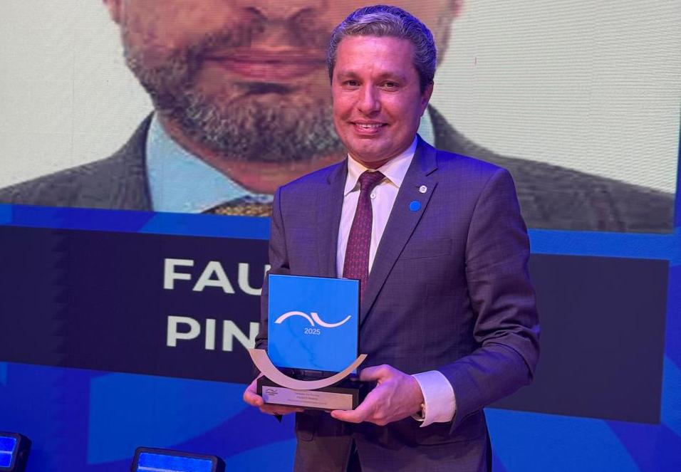 Fausto Pinato é premiado no Congresso em Foco 2025