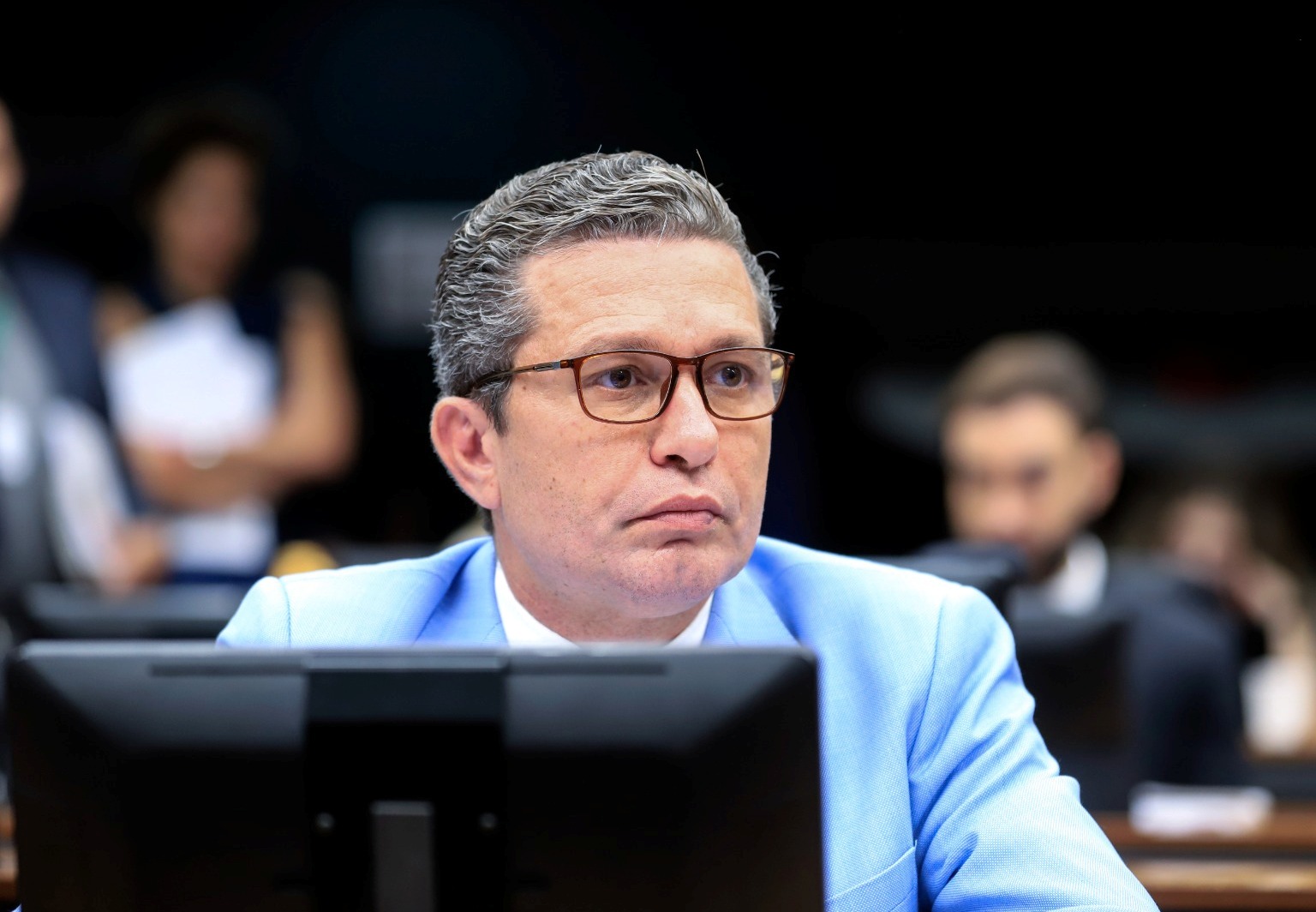 Fausto Pinato apresenta projeto para rastrear metanol e endurecer penas contra fraudes em combustíveis e bebidas